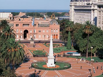 Casa Rosada (presidential palace), Plaza de Mayo, Buenos Aires, Argentina.