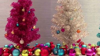 Know about the evolution of tinsel from a source of lead poisoning to the modern tinsel made of polyvinyl chloride (PVC)